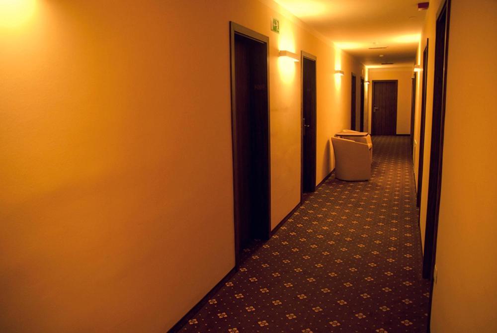 Hotel Opara トレビニェ エクステリア 写真