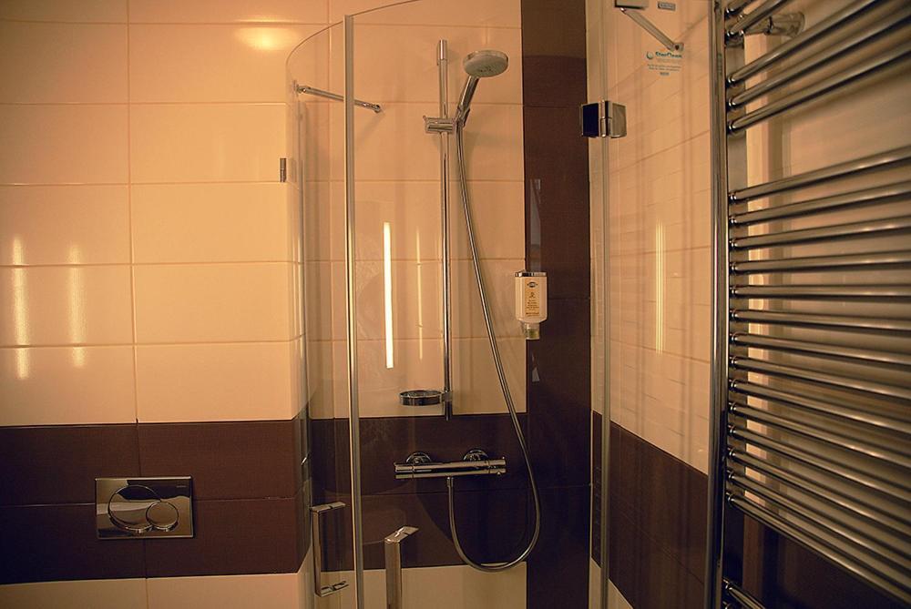 Hotel Opara トレビニェ エクステリア 写真